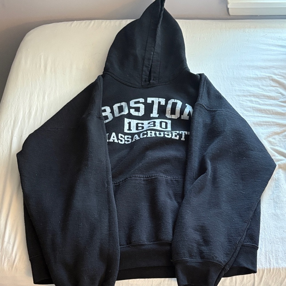 Gildan Black Boston 1630 Massachusetts juniors hoodie